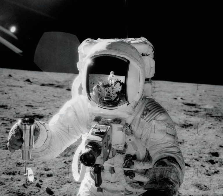 Read more about the article Zum Weltraumraumforschungstag: 10 Mythen zur Mondlandung
